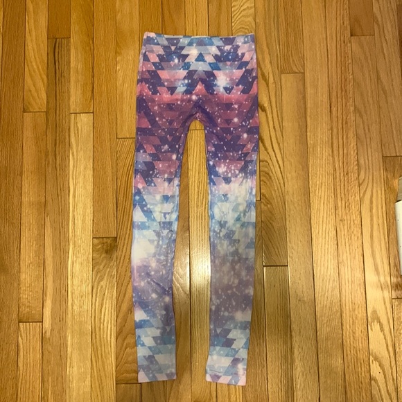 Cute pair of leggings never worn. Size XS - Picture 1 of 4